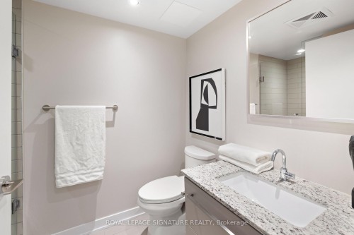 312-160 Flemington Road, Toronto, ON - Indoor Photo Showing Bathroom