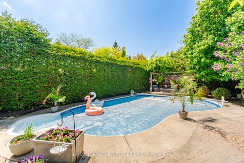 5390 Mcfarren Boulevard, Mississauga, ON - Outdoor With In Ground Pool With Backyard