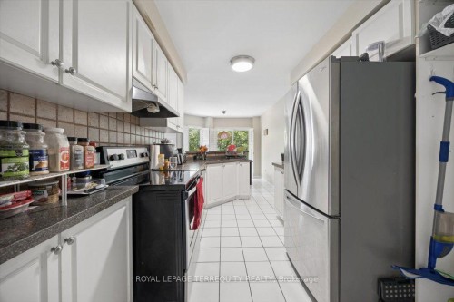 1148 Westview Terrace, Oakville, ON - Indoor Photo Showing Kitchen With Stainless Steel Kitchen