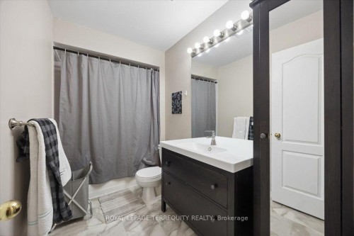 1148 Westview Terrace, Oakville, ON - Indoor Photo Showing Bathroom