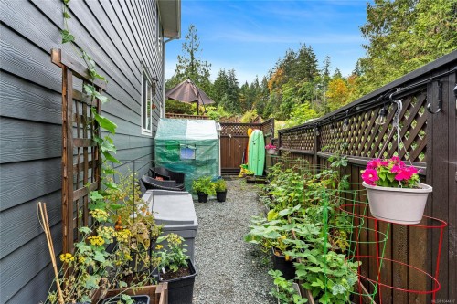 7978 Northview Dr, Crofton, BC - Outdoor With Exterior