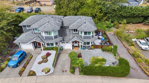 7978 Northview Dr, Crofton, BC - Outdoor With Facade