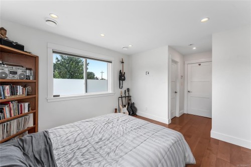 57 Sims Ave, Saanich, BC 