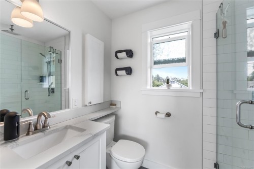 57 Sims Ave, Saanich, BC 