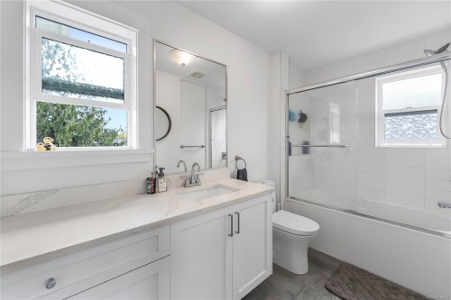57 Sims Ave, Saanich, BC 
