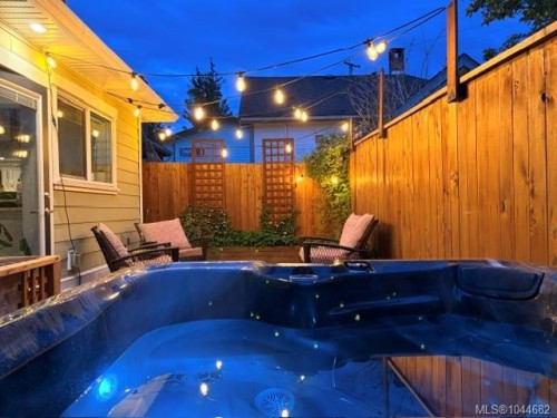 57 Sims Ave, Saanich, BC 