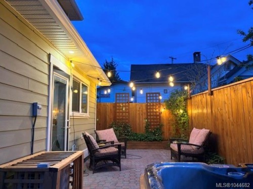 57 Sims Ave, Saanich, BC 
