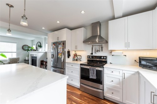 57 Sims Ave, Saanich, BC 