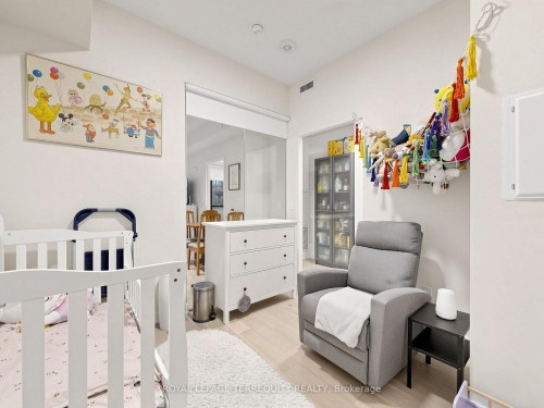 612-840 St Clair Avenue W, Toronto, ON - Indoor Photo Showing Bedroom
