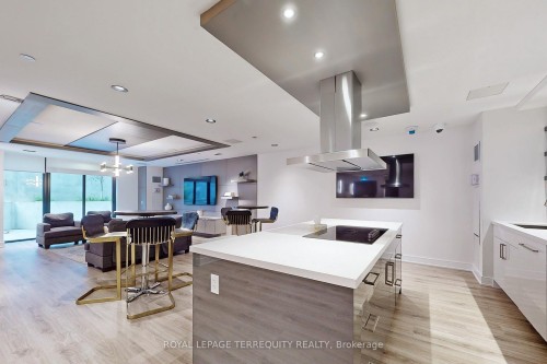 612-840 St Clair Avenue W, Toronto, ON - Indoor Photo Showing Kitchen With Double Sink