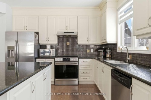10 Culham Trail, Wasaga Beach, ON - Indoor Photo Showing Kitchen With Stainless Steel Kitchen With Upgraded Kitchen