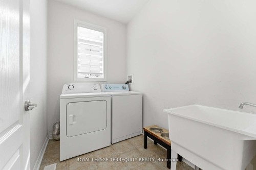 10 Culham Trail, Wasaga Beach, ON - Indoor Photo Showing Laundry Room