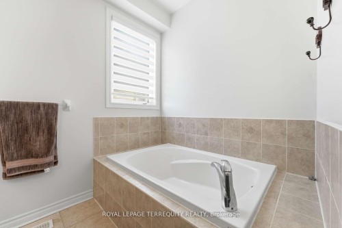 10 Culham Trail, Wasaga Beach, ON - Indoor Photo Showing Bathroom