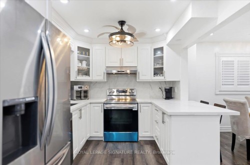 1778 Silverthorn Square, Pickering, ON - Indoor Photo Showing Kitchen With Upgraded Kitchen