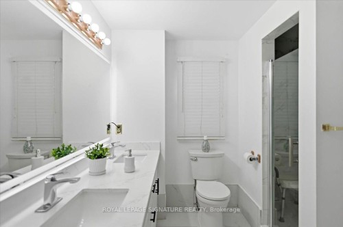 1778 Silverthorn Square, Pickering, ON - Indoor Photo Showing Bathroom