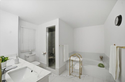1778 Silverthorn Square, Pickering, ON - Indoor Photo Showing Bathroom