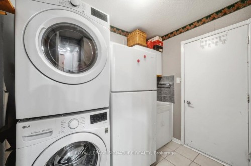 1778 Silverthorn Square, Pickering, ON - Indoor Photo Showing Laundry Room