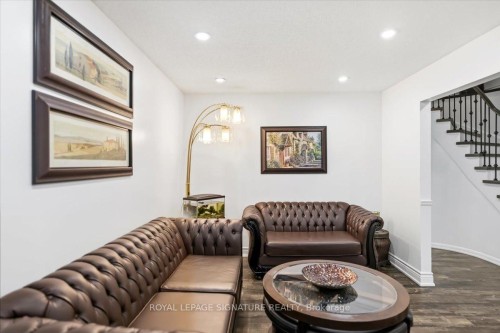 1778 Silverthorn Square, Pickering, ON - Indoor Photo Showing Living Room