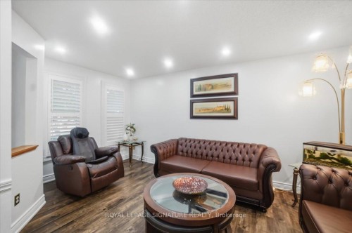 1778 Silverthorn Square, Pickering, ON - Indoor Photo Showing Living Room