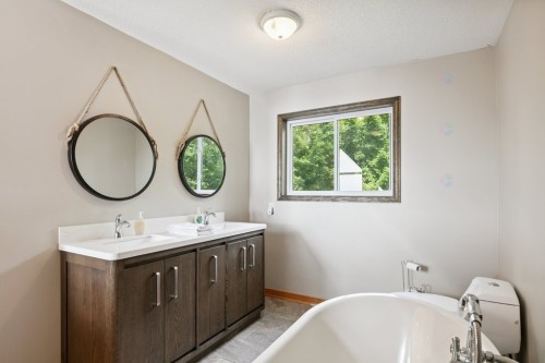 Master Bathroom - 327 Rue Thomas-Lefebvre, Mansfield-Et-Pontefract, QC - Indoor Photo Showing Bathroom