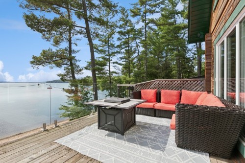 Patio - 327 Rue Thomas-Lefebvre, Mansfield-Et-Pontefract, QC - Outdoor With Body Of Water With Exterior