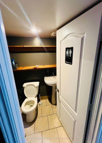 761 Dundas Street W, Toronto, ON 