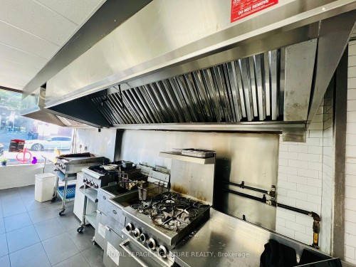 761 Dundas Street W, Toronto, ON 