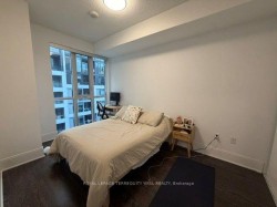 806-560 Front Street WToronto, ON M5V 1C1