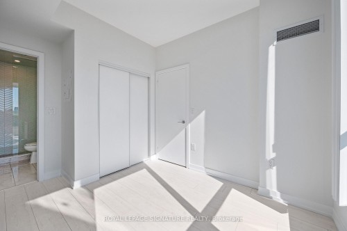 710-10 De Boers Drive E, Toronto, ON - Indoor Photo Showing Other Room