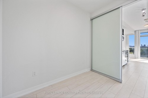 710-10 De Boers Drive E, Toronto, ON - Indoor Photo Showing Other Room