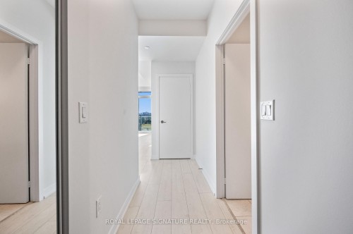 710-10 De Boers Drive E, Toronto, ON - Indoor Photo Showing Other Room