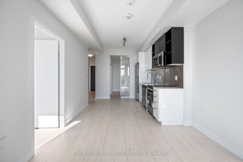 710-10 De Boers Drive E, Toronto, ON - Indoor Photo Showing Kitchen