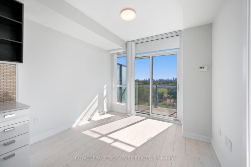 710-10 De Boers Drive E, Toronto, ON - Indoor Photo Showing Other Room