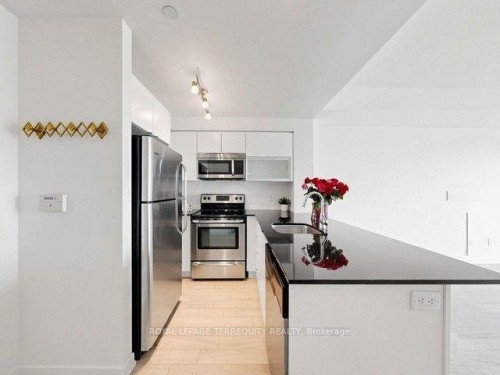 1418-150 Liberty Street, Toronto, ON - Indoor Photo Showing Kitchen With Stainless Steel Kitchen
