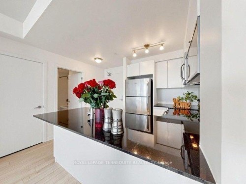 1418-150 Liberty Street, Toronto, ON - Indoor Photo Showing Kitchen