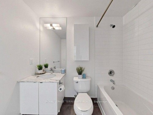 1418-150 Liberty Street, Toronto, ON - Indoor Photo Showing Bathroom