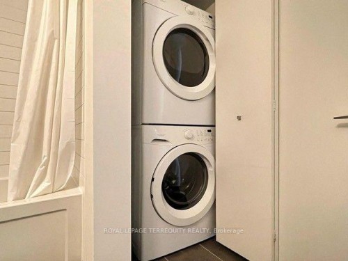 1418-150 Liberty Street, Toronto, ON - Indoor Photo Showing Laundry Room
