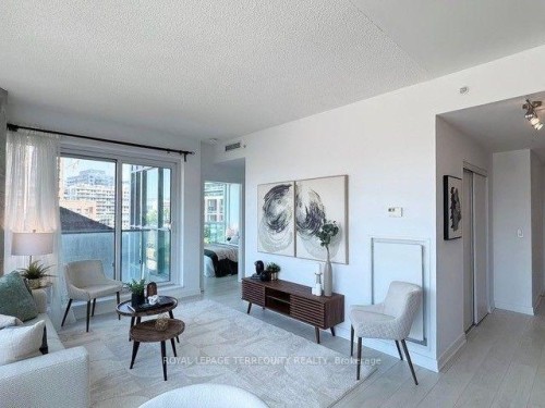 1418-150 Liberty Street, Toronto, ON - Indoor Photo Showing Living Room