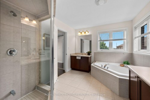 6 Cedarholme Avenue, Caledon, ON - Indoor Photo Showing Bathroom