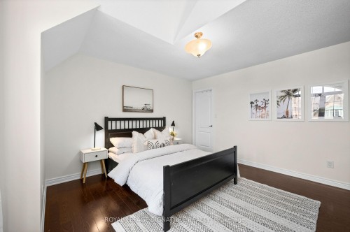 6 Cedarholme Avenue, Caledon, ON - Indoor Photo Showing Bedroom