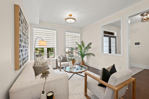 6 Cedarholme Avenue, Caledon, ON - Indoor Photo Showing Living Room