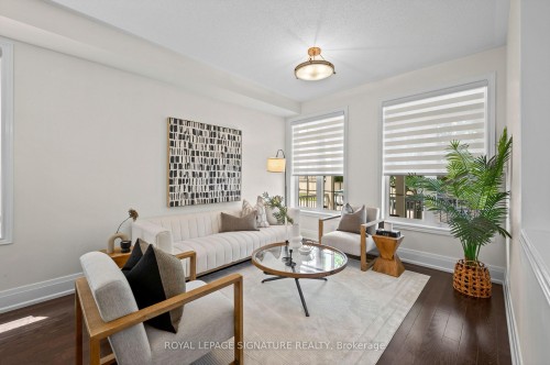 6 Cedarholme Avenue, Caledon, ON - Indoor Photo Showing Living Room