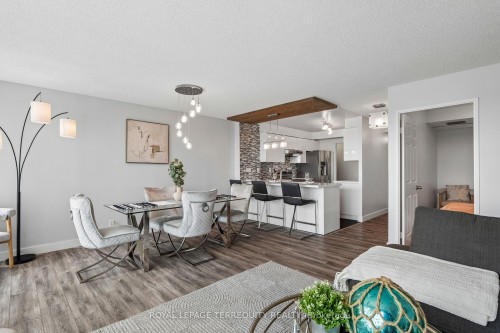 906-18 Lee Centre Drive, Toronto, ON - Indoor