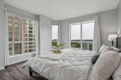 906-18 Lee Centre Drive, Toronto, ON - Indoor Photo Showing Bedroom