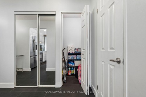 906-18 Lee Centre Drive, Toronto, ON - Indoor