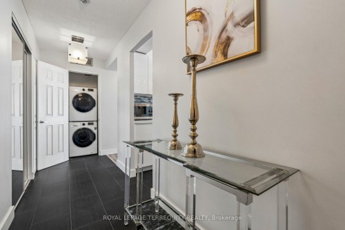 906-18 Lee Centre Drive, Toronto, ON - Indoor