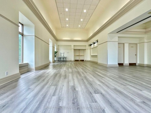 906-18 Lee Centre Drive, Toronto, ON - Indoor Photo Showing Other Room