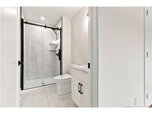 86 Aiden St, Fredericton, NB 