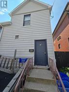 104 CENTRE STREET N Oshawa (O'Neill), ON L1G 4B8