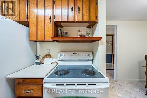15 Gatwick Lane, Brampton - 15 Gatwick Lane, Brampton, ON - Indoor